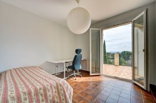 house 8 Rooms for sale on AIX EN PROVENCE (13100)