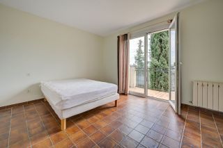 house 8 Rooms for sale on AIX EN PROVENCE (13100)