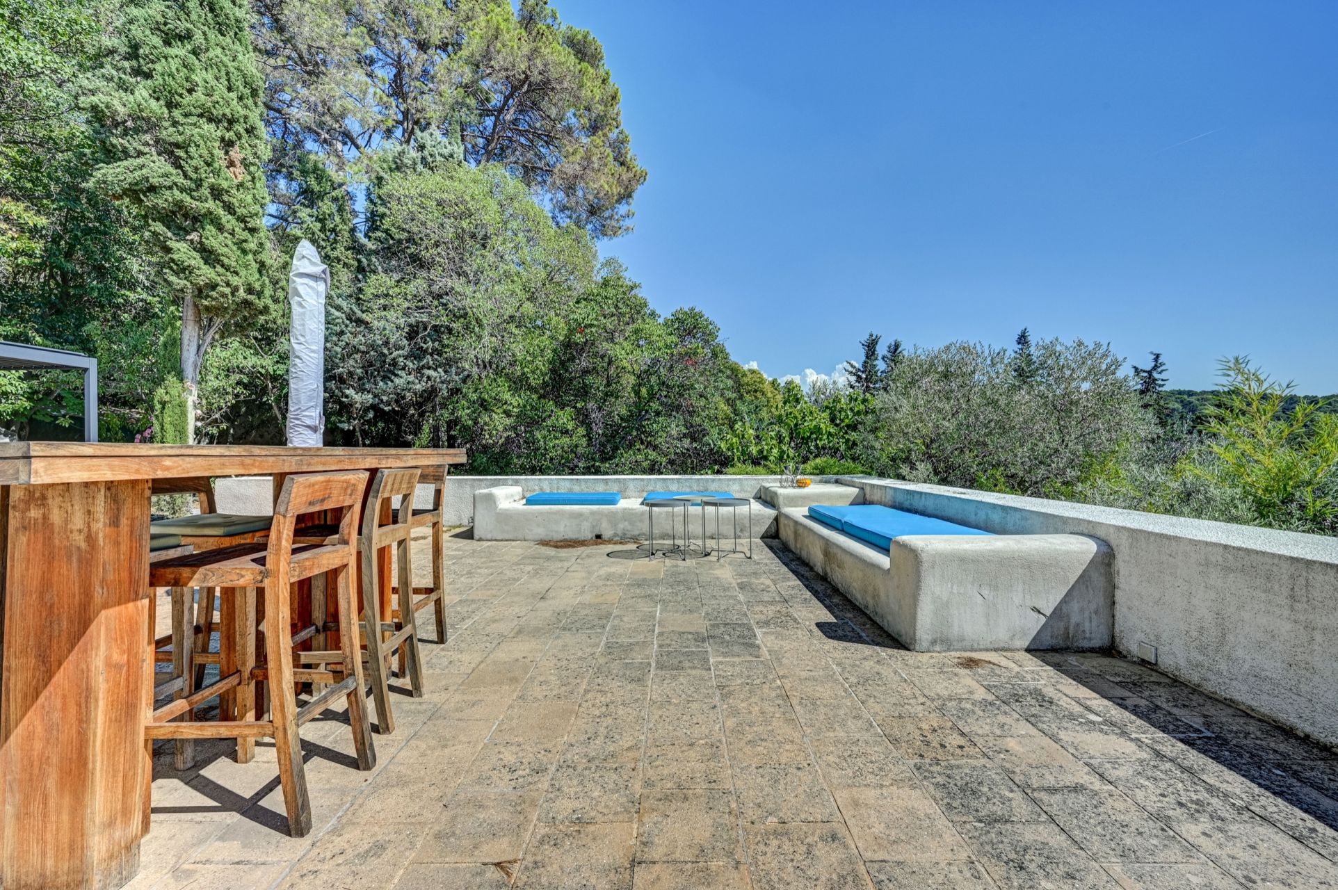 house 6 Rooms for rent on AIX EN PROVENCE (13100)