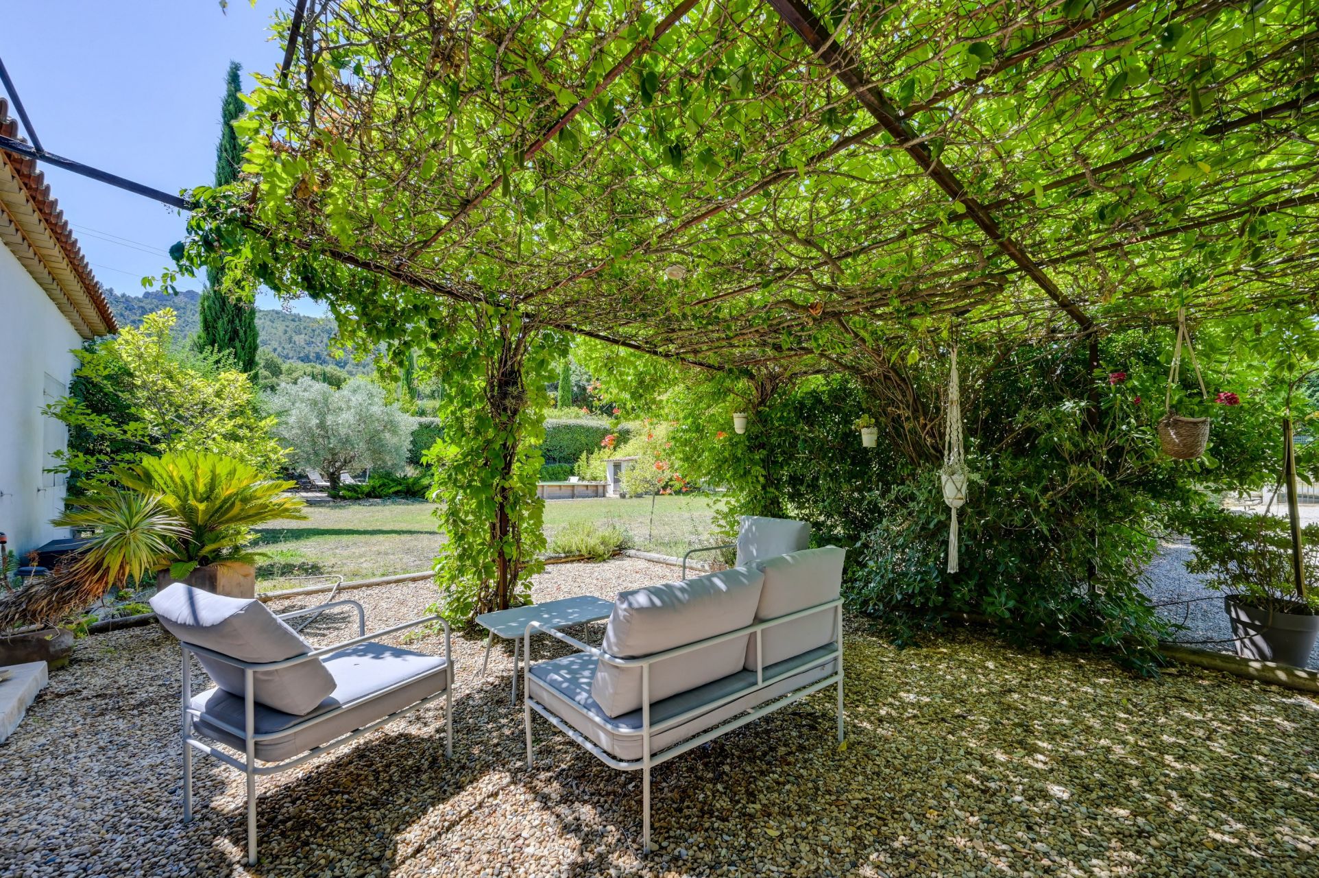 house 10 Rooms for sale on AIX EN PROVENCE (13100)