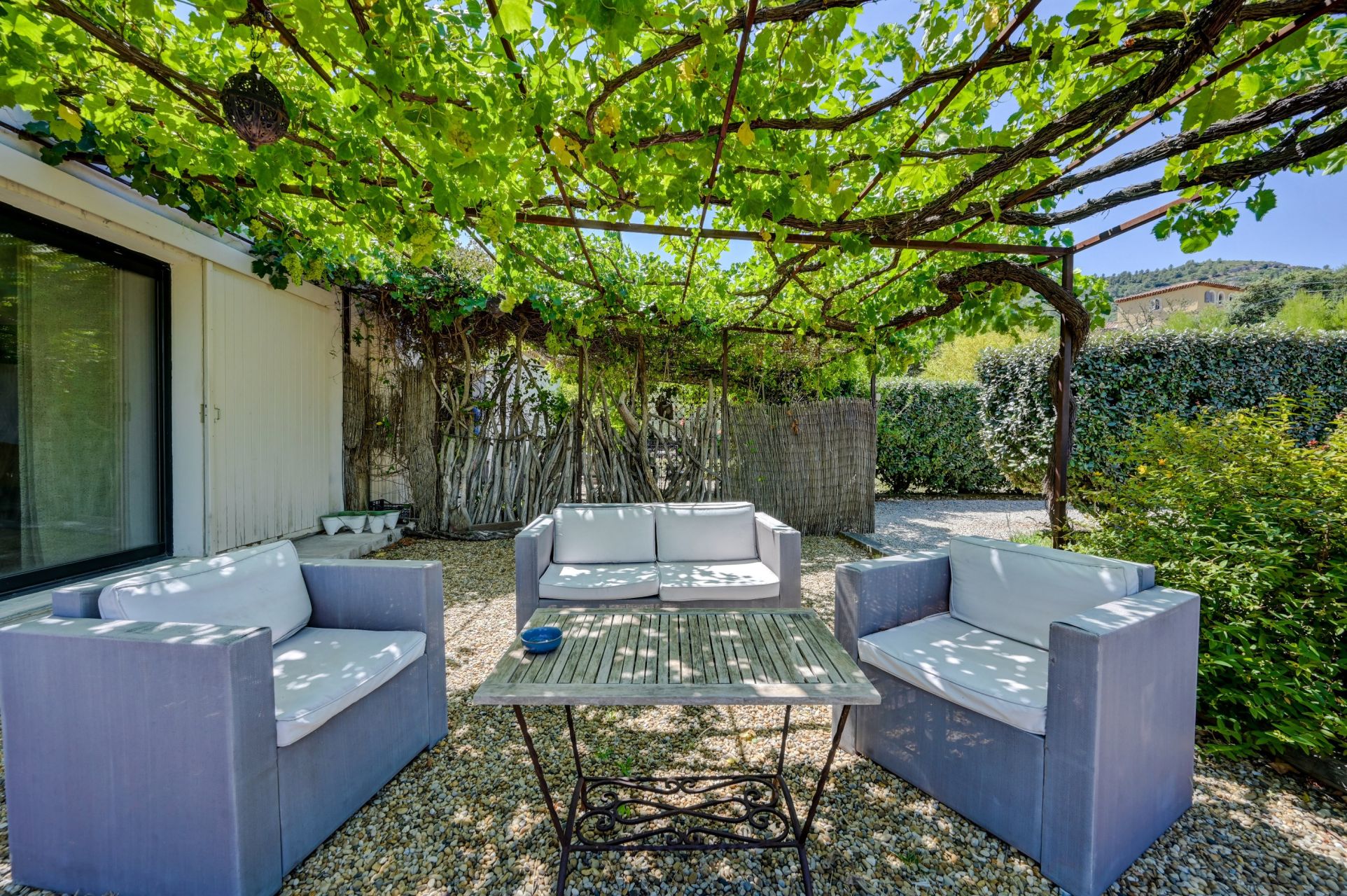house 10 Rooms for sale on AIX EN PROVENCE (13100)