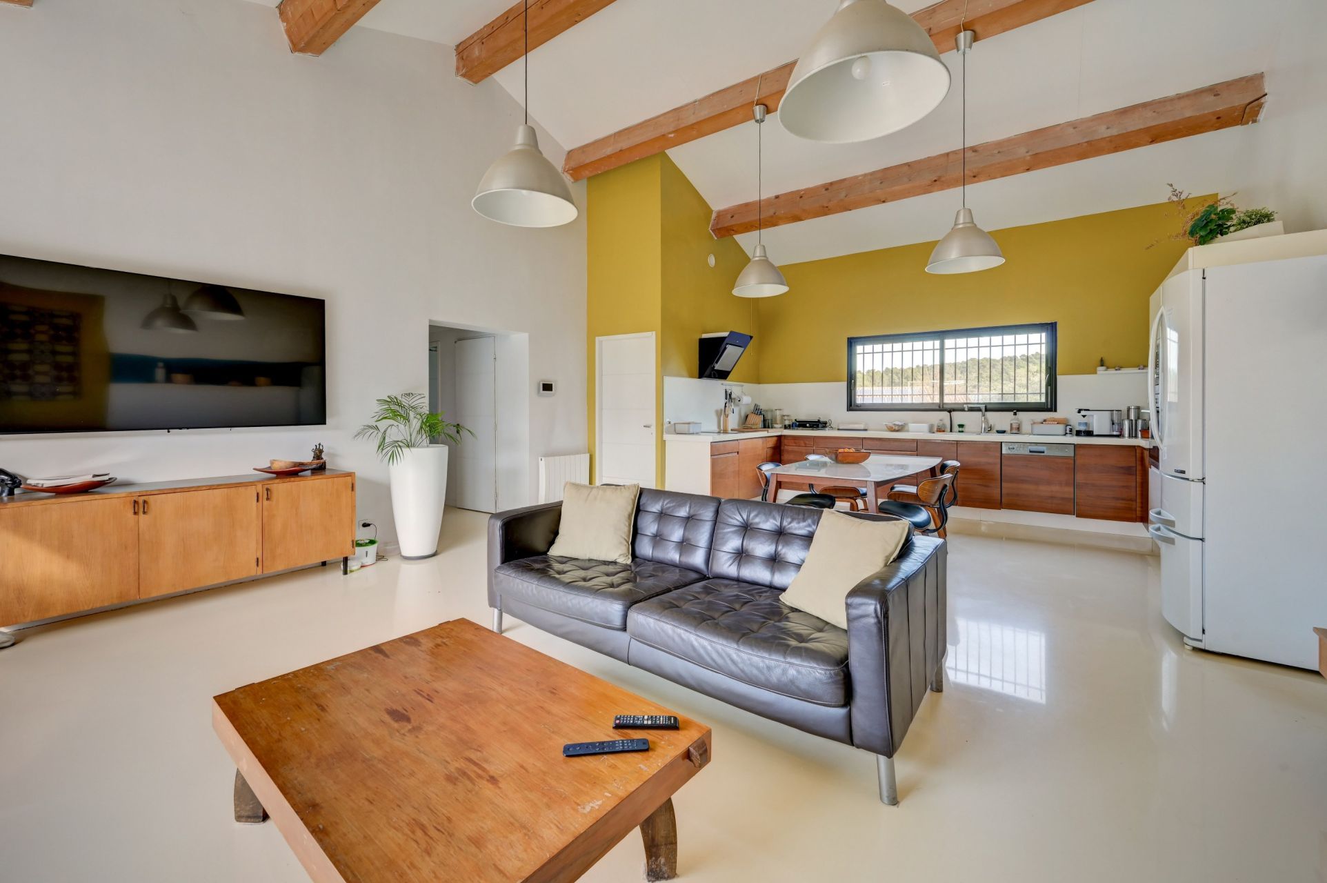 house 10 Rooms for sale on AIX EN PROVENCE (13100)
