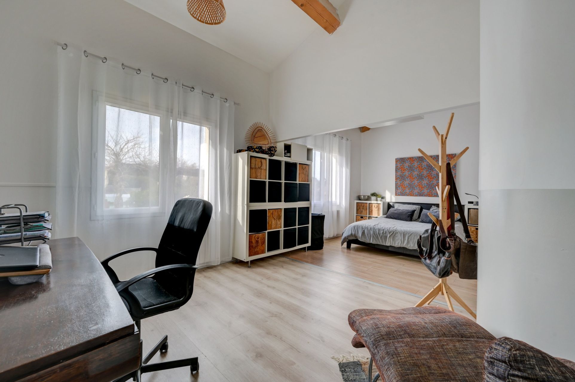 house 10 Rooms for sale on AIX EN PROVENCE (13100)