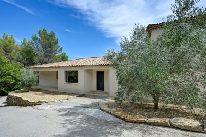 Rental House Aix-en-Provence 7 Rooms 244 m²