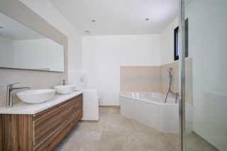 house 7 Rooms for rent on AIX EN PROVENCE (13100)