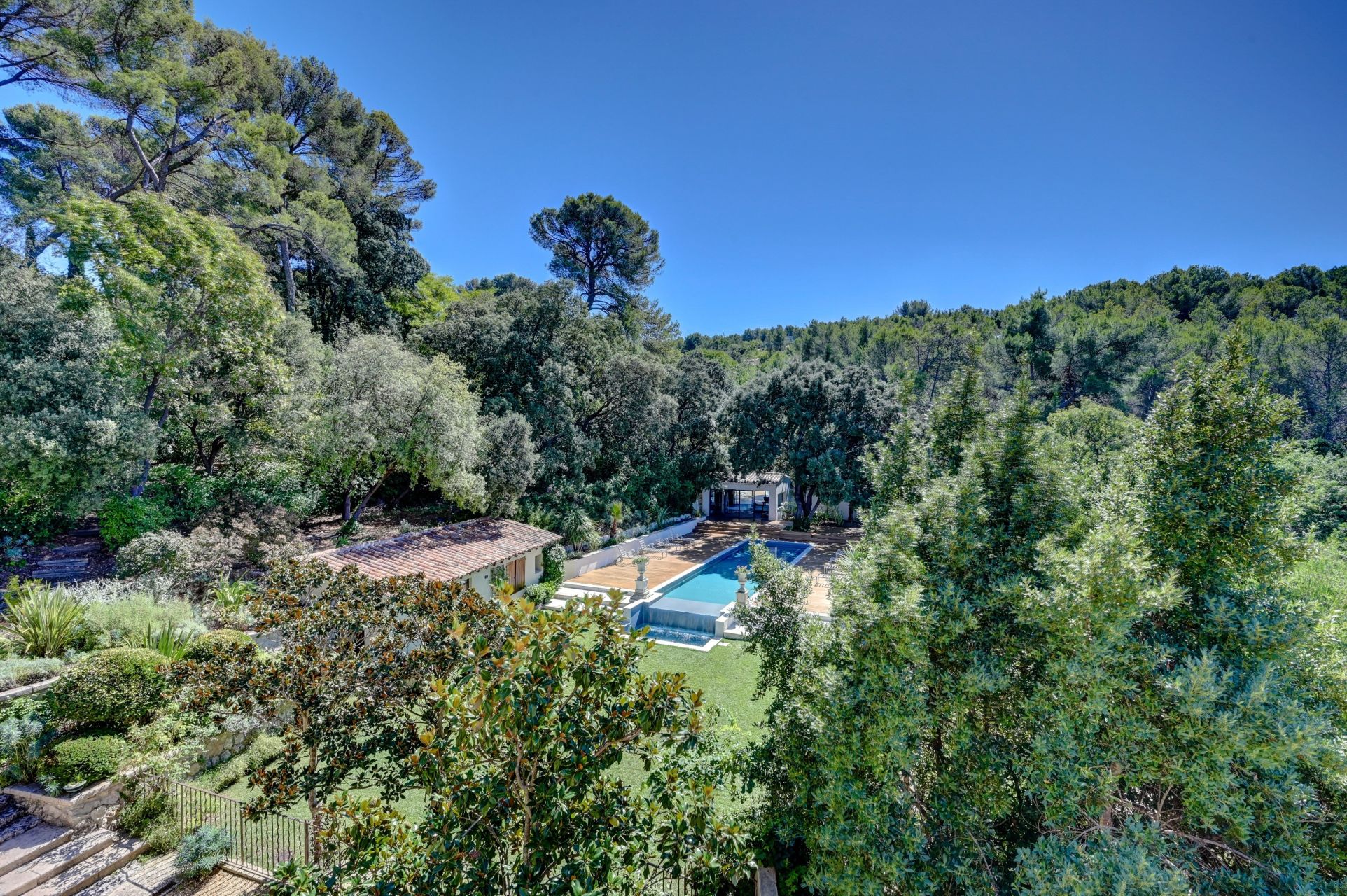 maison 20 Pièces en vente sur AIX EN PROVENCE (13100)