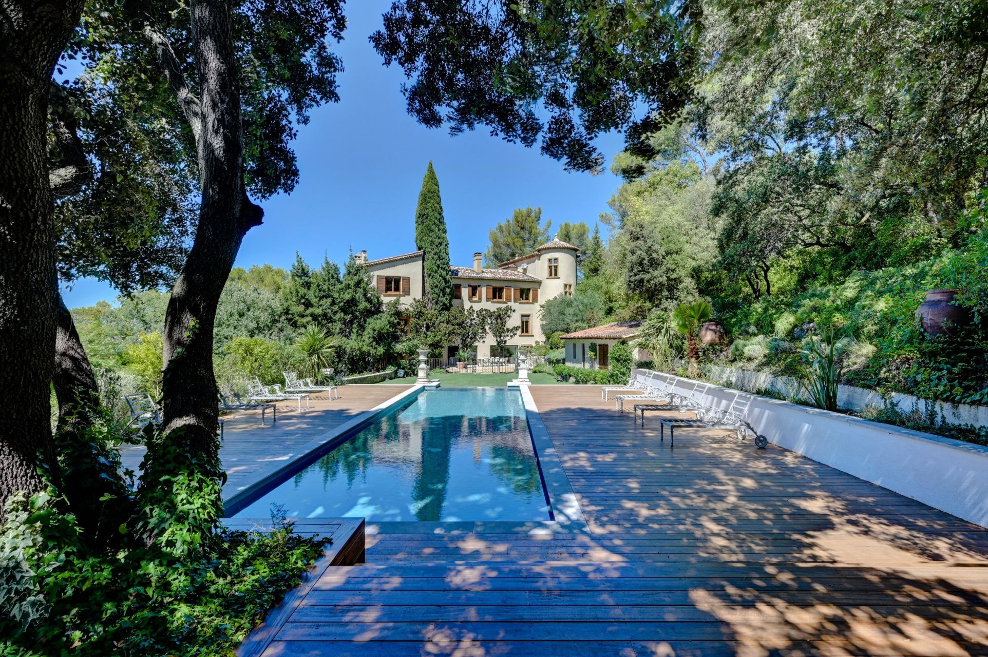 maison 20 Pièces en vente sur AIX EN PROVENCE (13100)