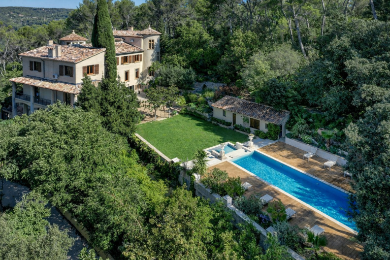 maison 20 Pièces en vente sur AIX EN PROVENCE (13100)