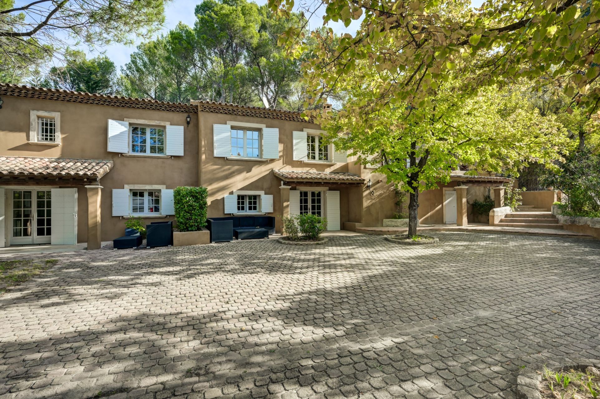 maison 8 Pièces en vente sur AIX EN PROVENCE (13100)