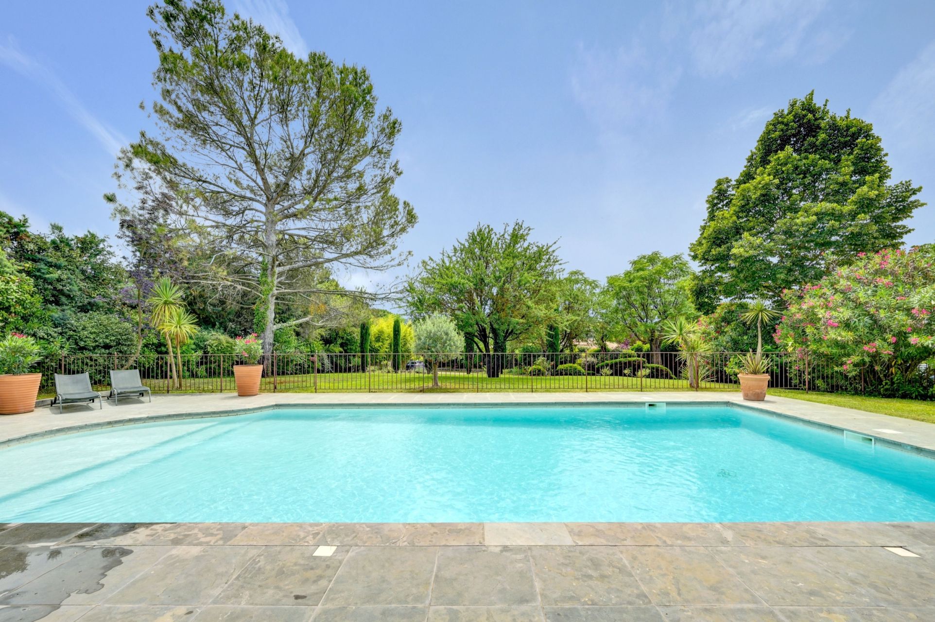maison 8 Pièces en vente sur AIX EN PROVENCE (13100)