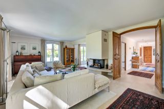 house 8 Rooms for sale on AIX EN PROVENCE (13090)