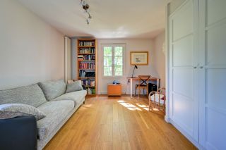 house 8 Rooms for sale on AIX EN PROVENCE (13090)