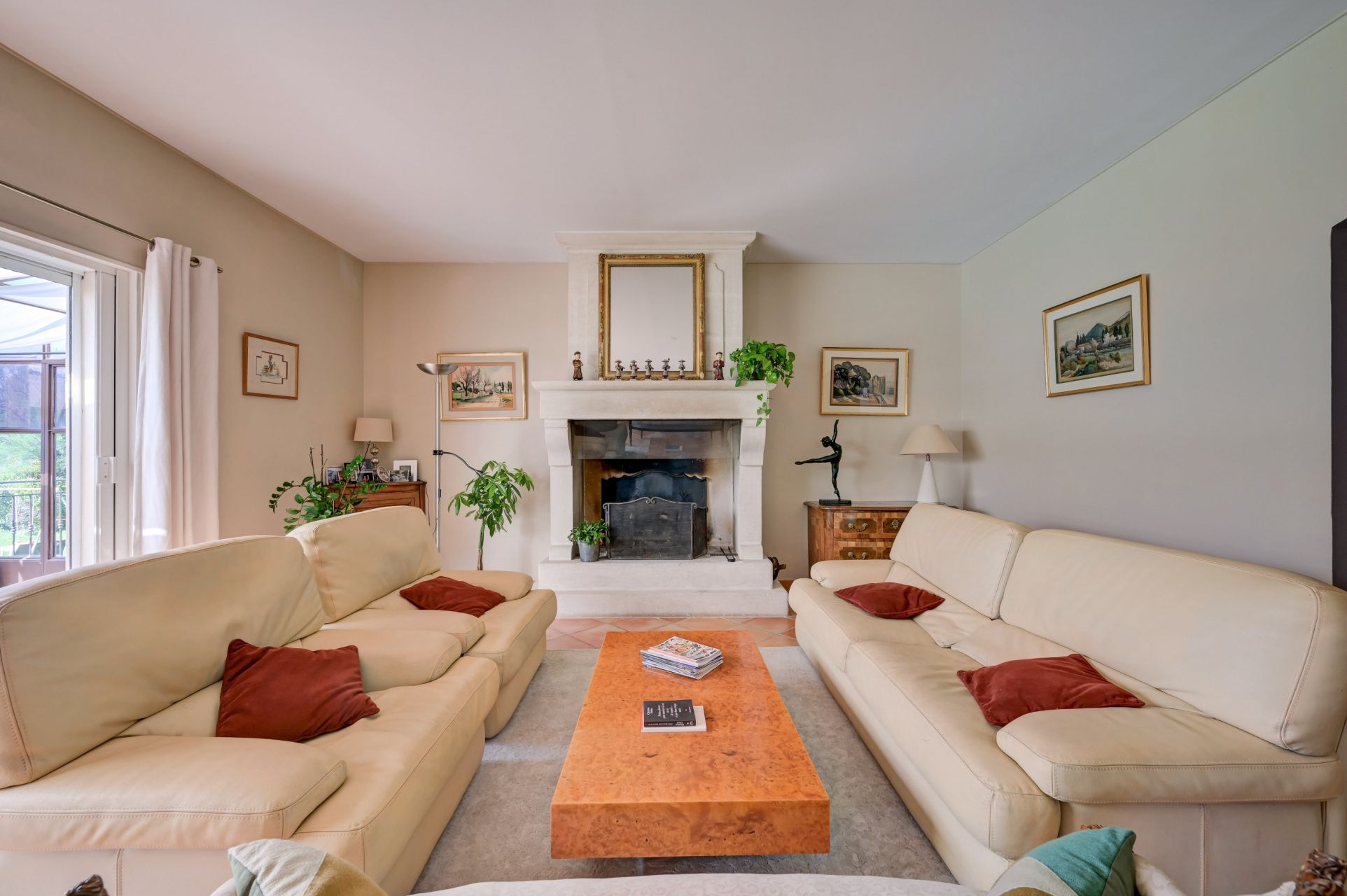 house 10 Rooms for sale on BOUC BEL AIR (13320)