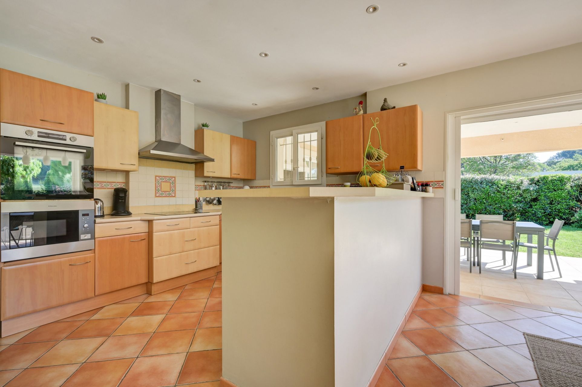 house 10 Rooms for sale on BOUC BEL AIR (13320)