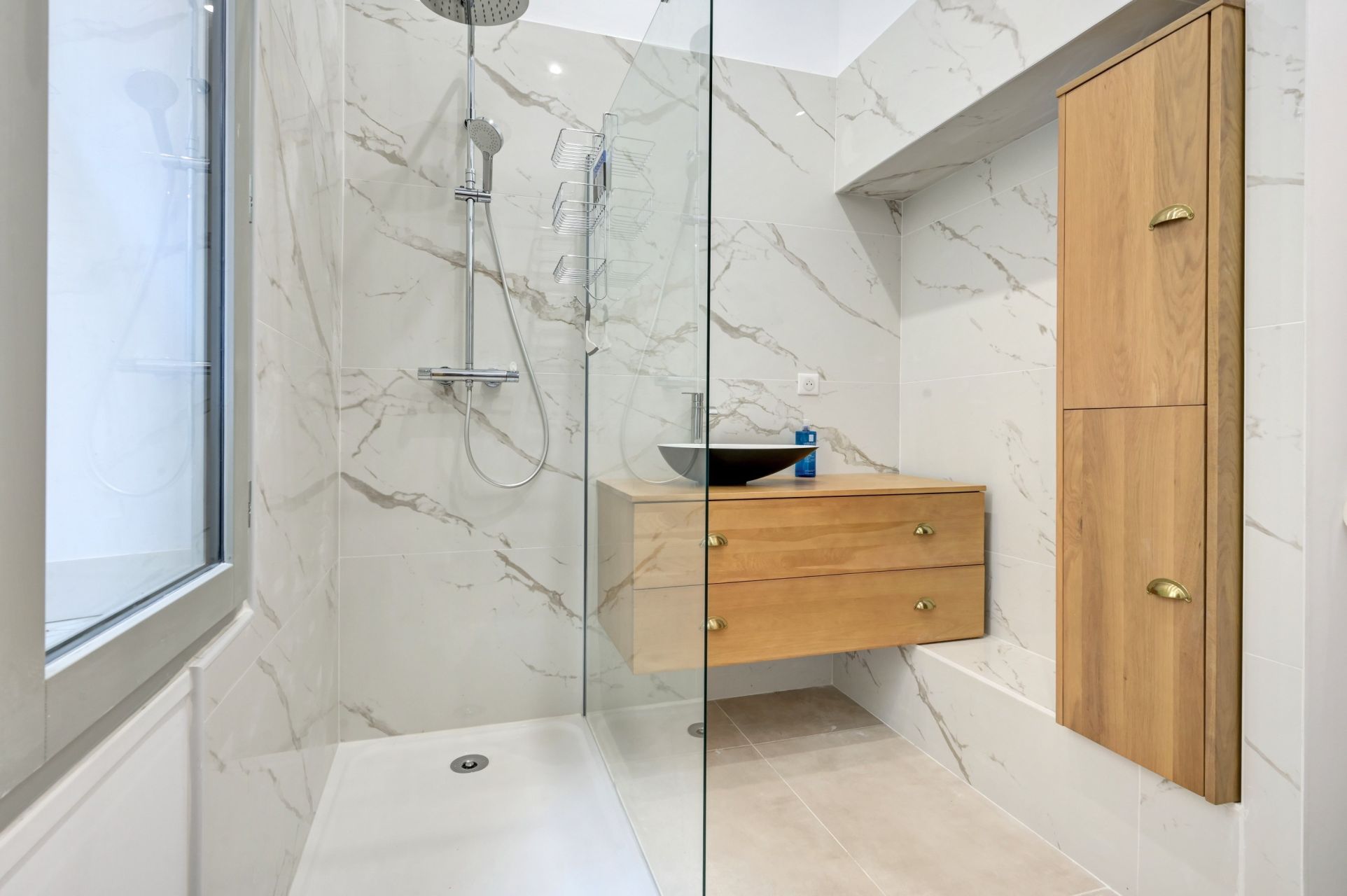 apartment 4 Rooms for sale on AIX EN PROVENCE (13100)