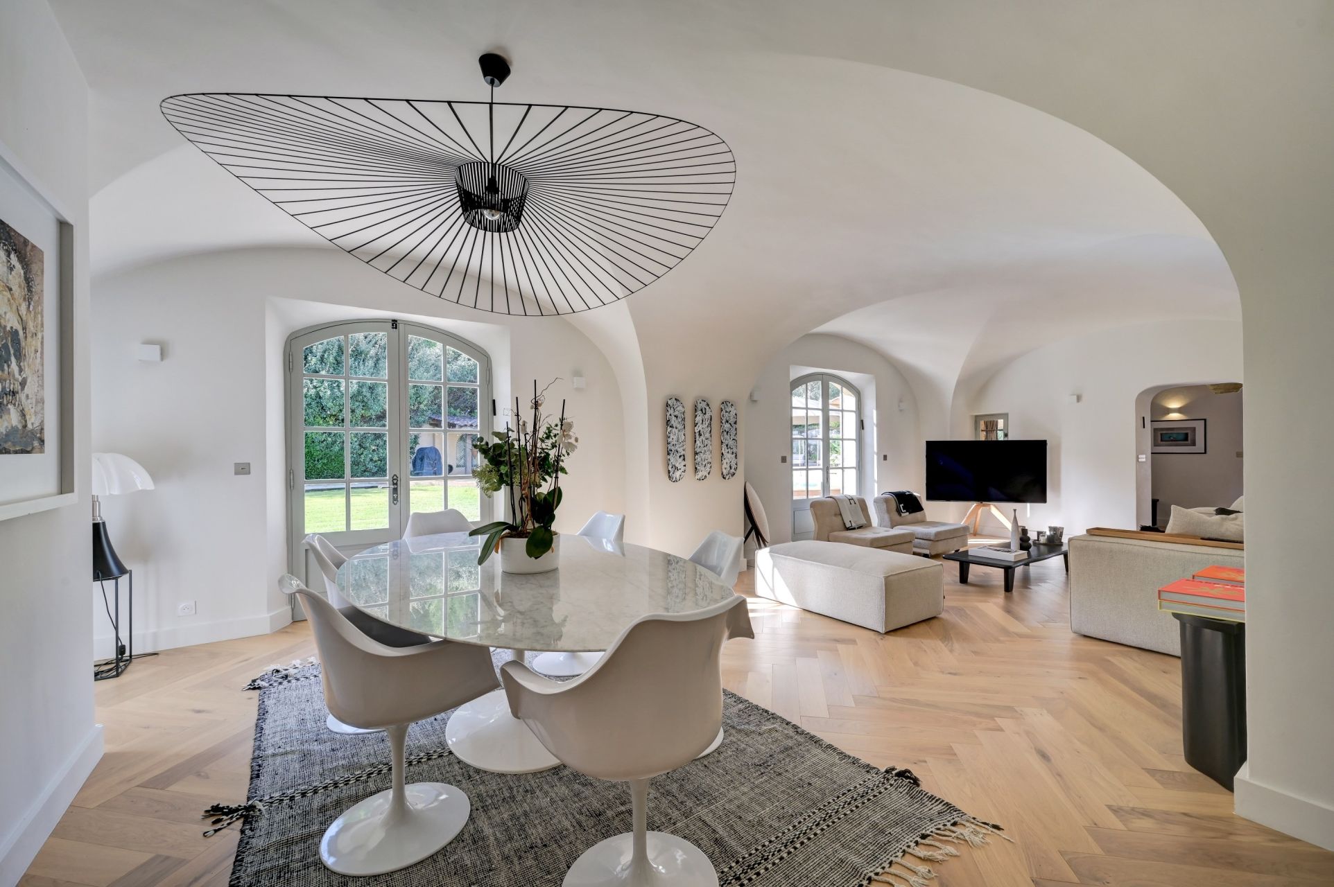 house 10 Rooms for sale on AIX EN PROVENCE (13100)