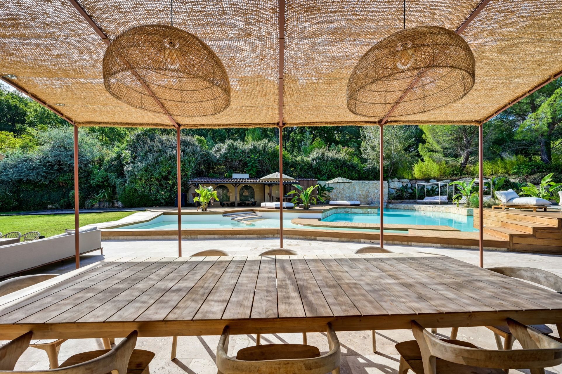 house 10 Rooms for sale on AIX EN PROVENCE (13100)