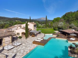house 10 Rooms for sale on AIX EN PROVENCE (13100)