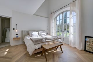 house 10 Rooms for sale on AIX EN PROVENCE (13100)