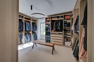 house 10 Rooms for sale on AIX EN PROVENCE (13100)
