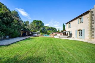 house 10 Rooms for sale on AIX EN PROVENCE (13100)