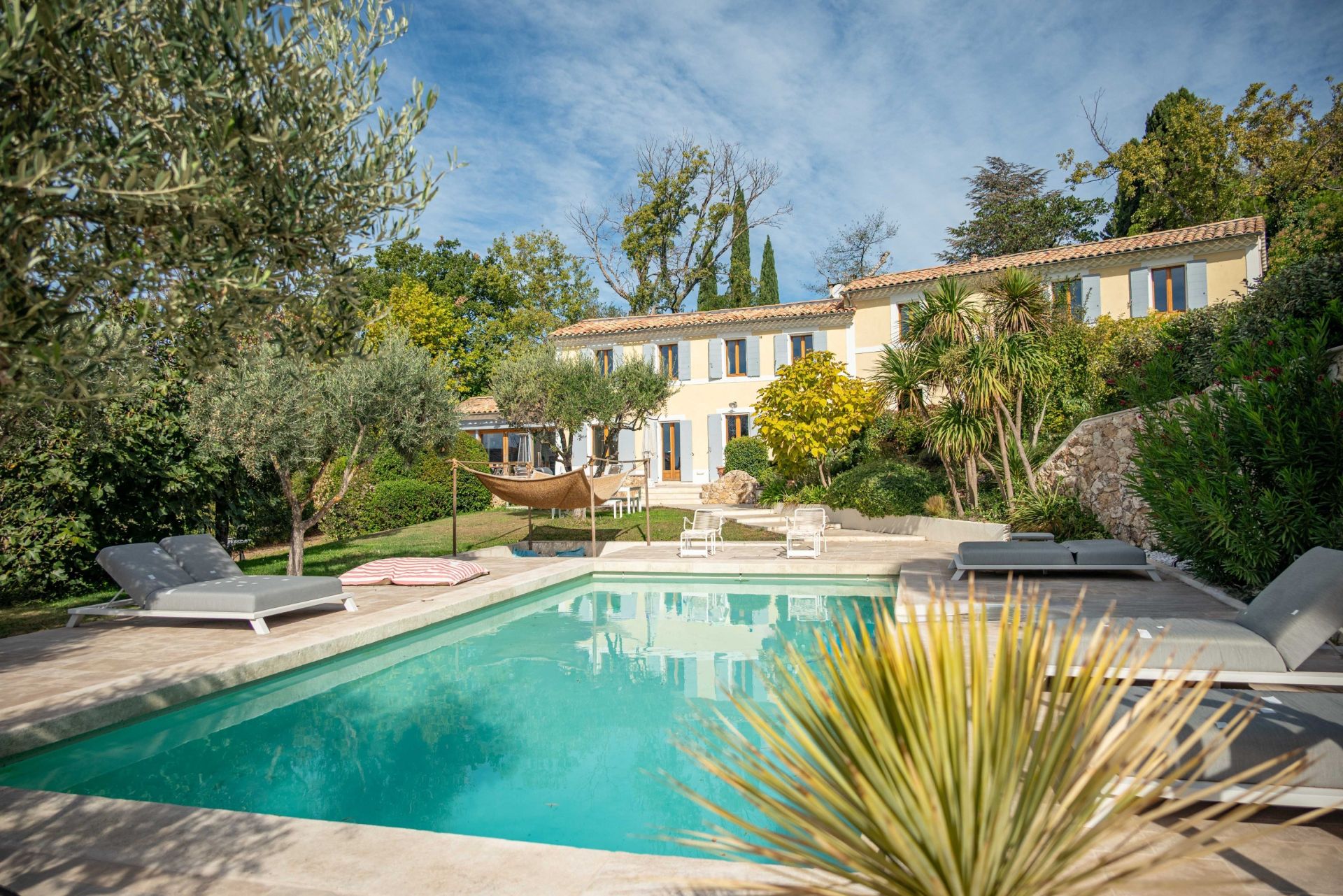 house 9 Rooms for sale on AIX EN PROVENCE (13100)