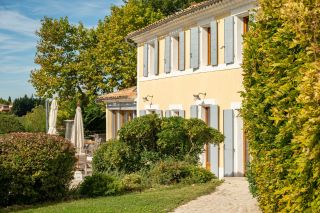 house 9 Rooms for sale on AIX EN PROVENCE (13100)