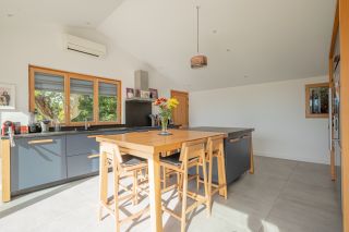 house 9 Rooms for sale on AIX EN PROVENCE (13100)