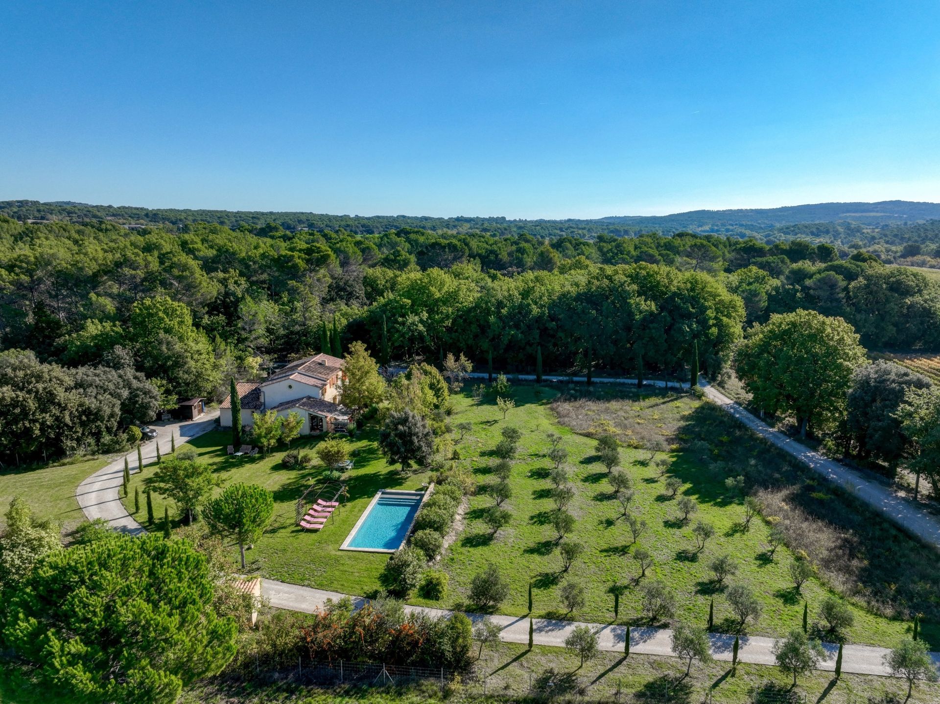house 8 Rooms for sale on AIX EN PROVENCE (13100)