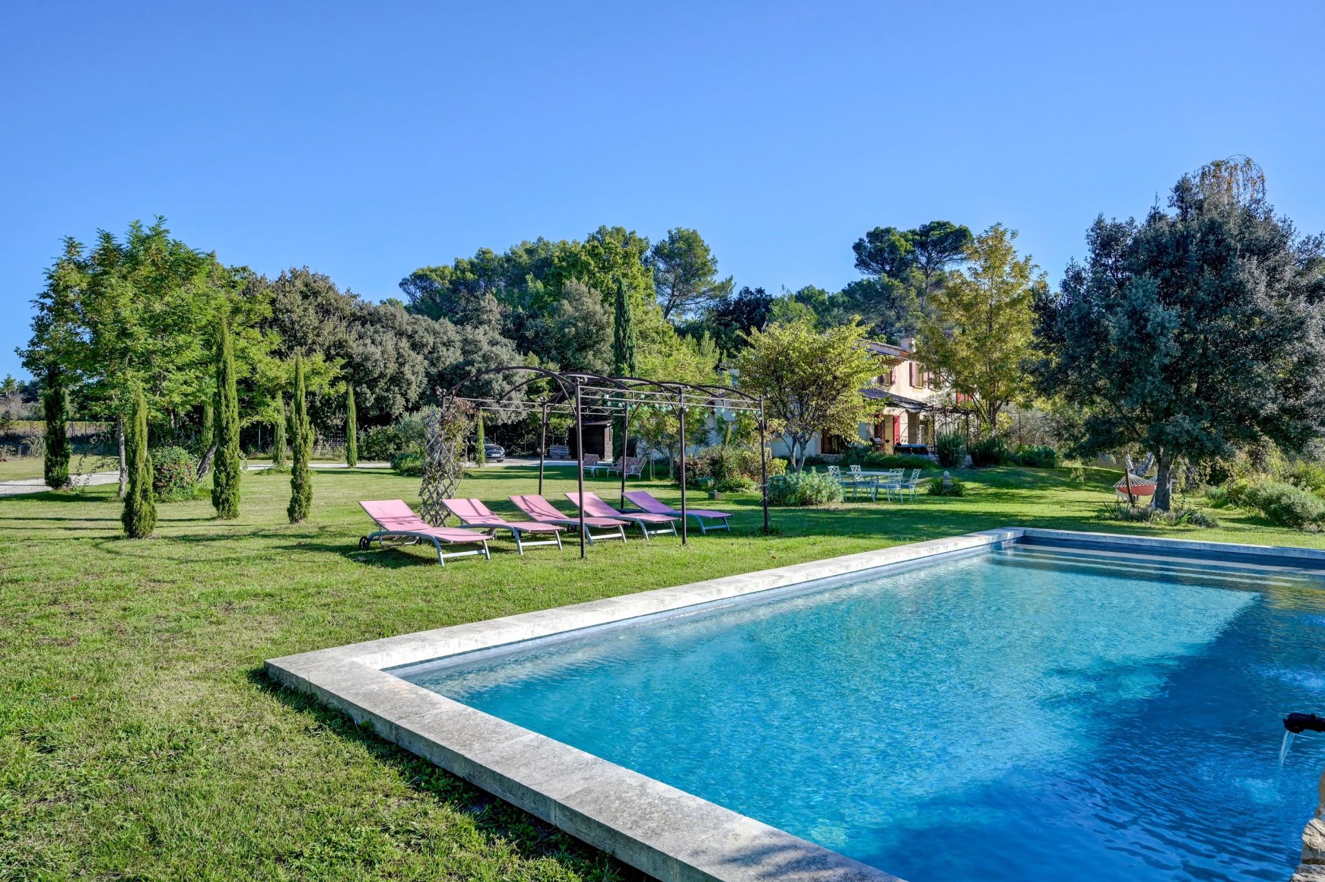 house 8 Rooms for sale on AIX EN PROVENCE (13100)