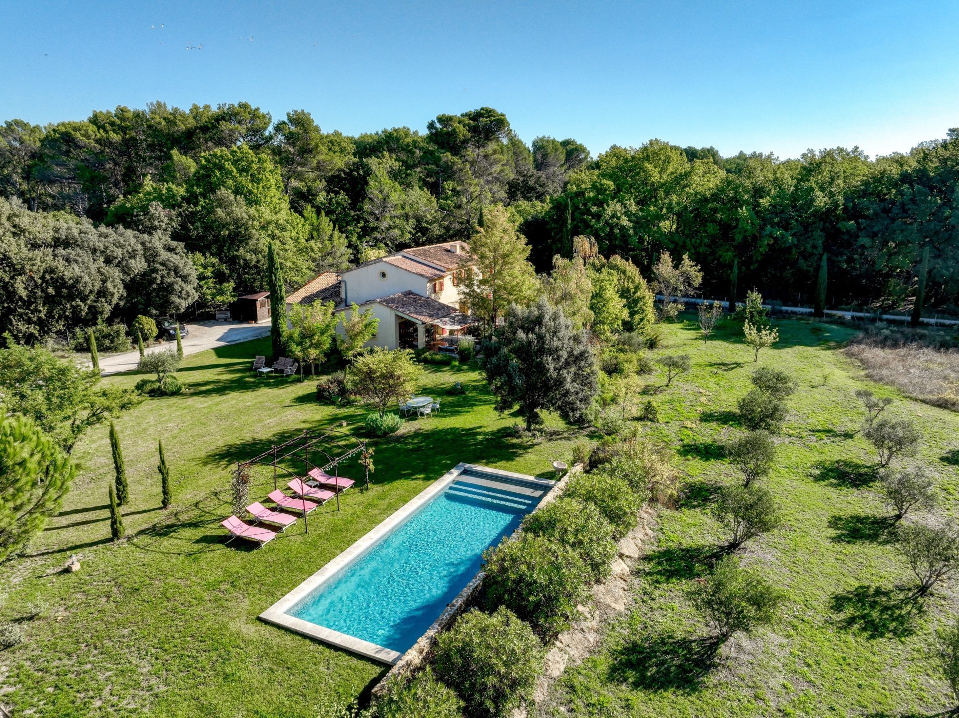 house 8 Rooms for sale on AIX EN PROVENCE (13100)