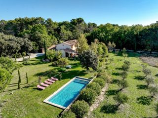 house 8 Rooms for sale on AIX EN PROVENCE (13100)