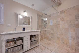 house 8 Rooms for sale on AIX EN PROVENCE (13100)