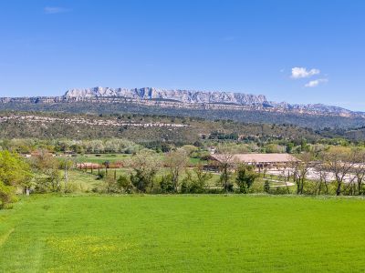 Sale House Fuveau 10 Rooms 330 m²