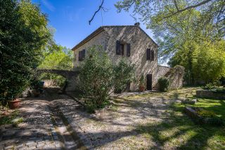 house 10 Rooms for sale on FUVEAU (13710)