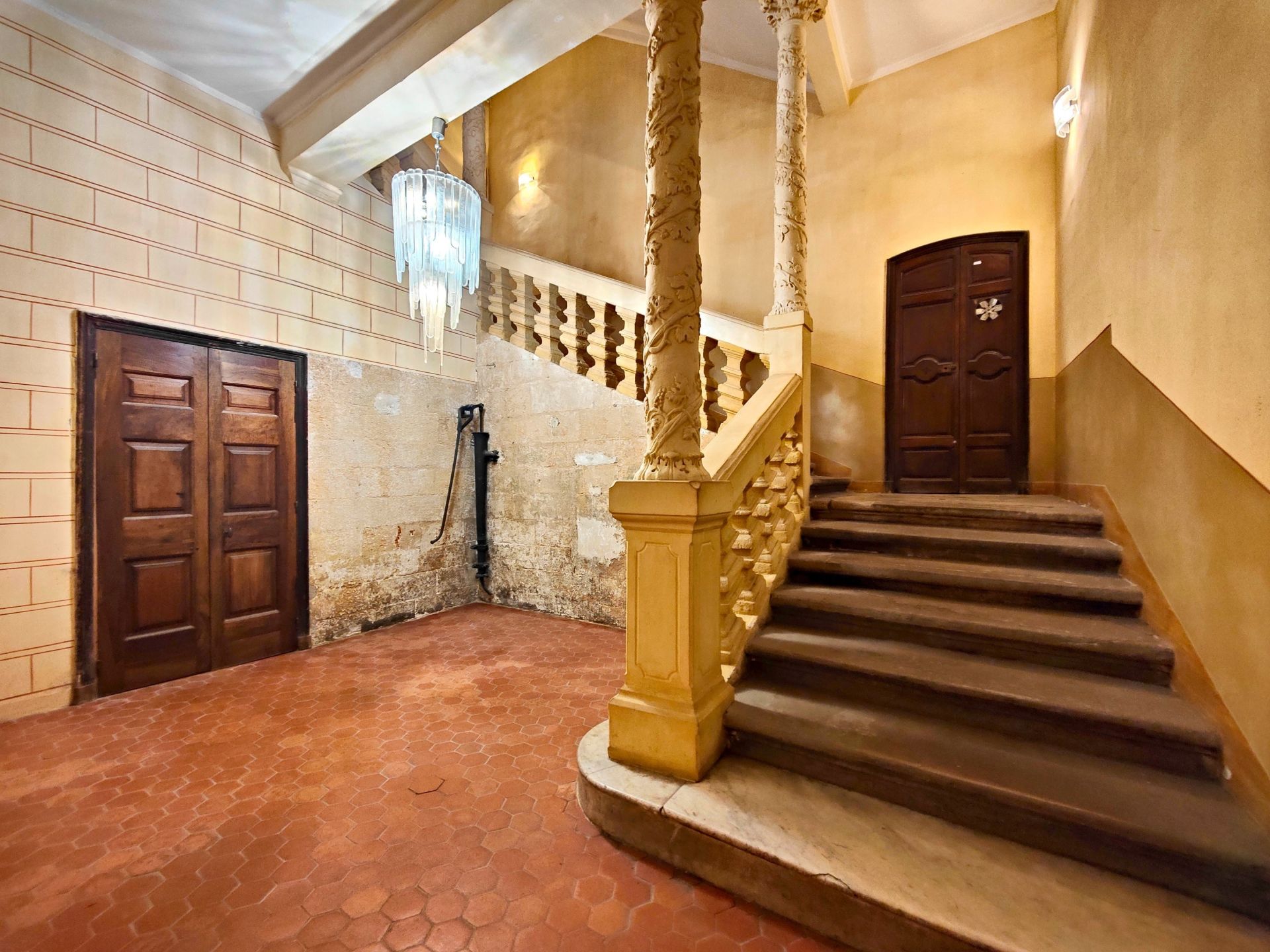 apartment 5 Rooms for sale on AIX EN PROVENCE (13100)