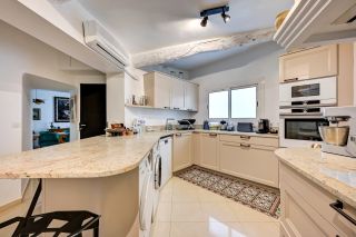 apartment 5 Rooms for sale on AIX EN PROVENCE (13100)