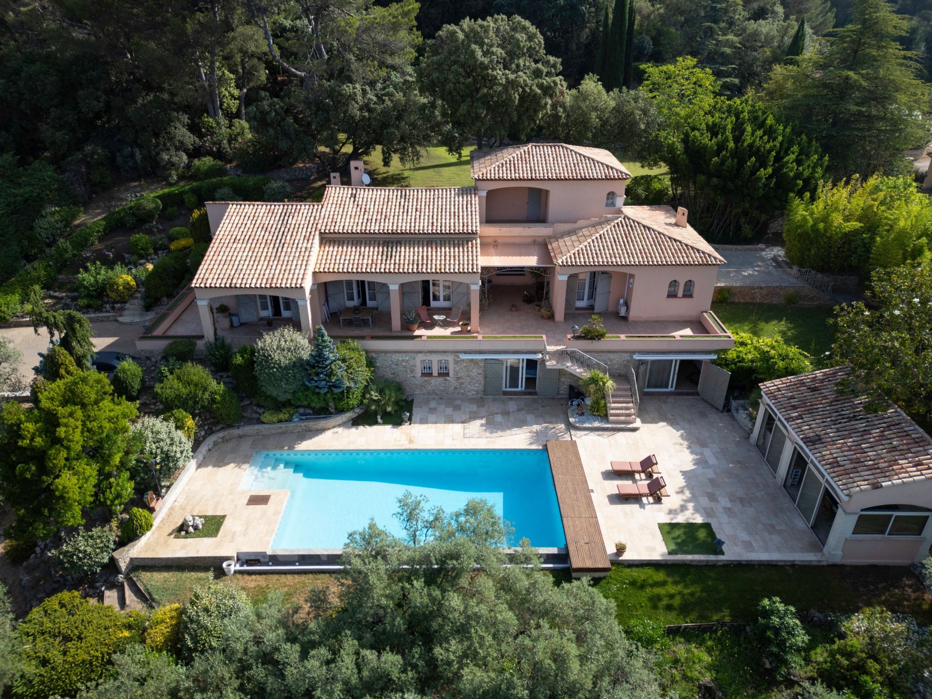 maison 7 Pièces en vente sur AIX EN PROVENCE (13100)