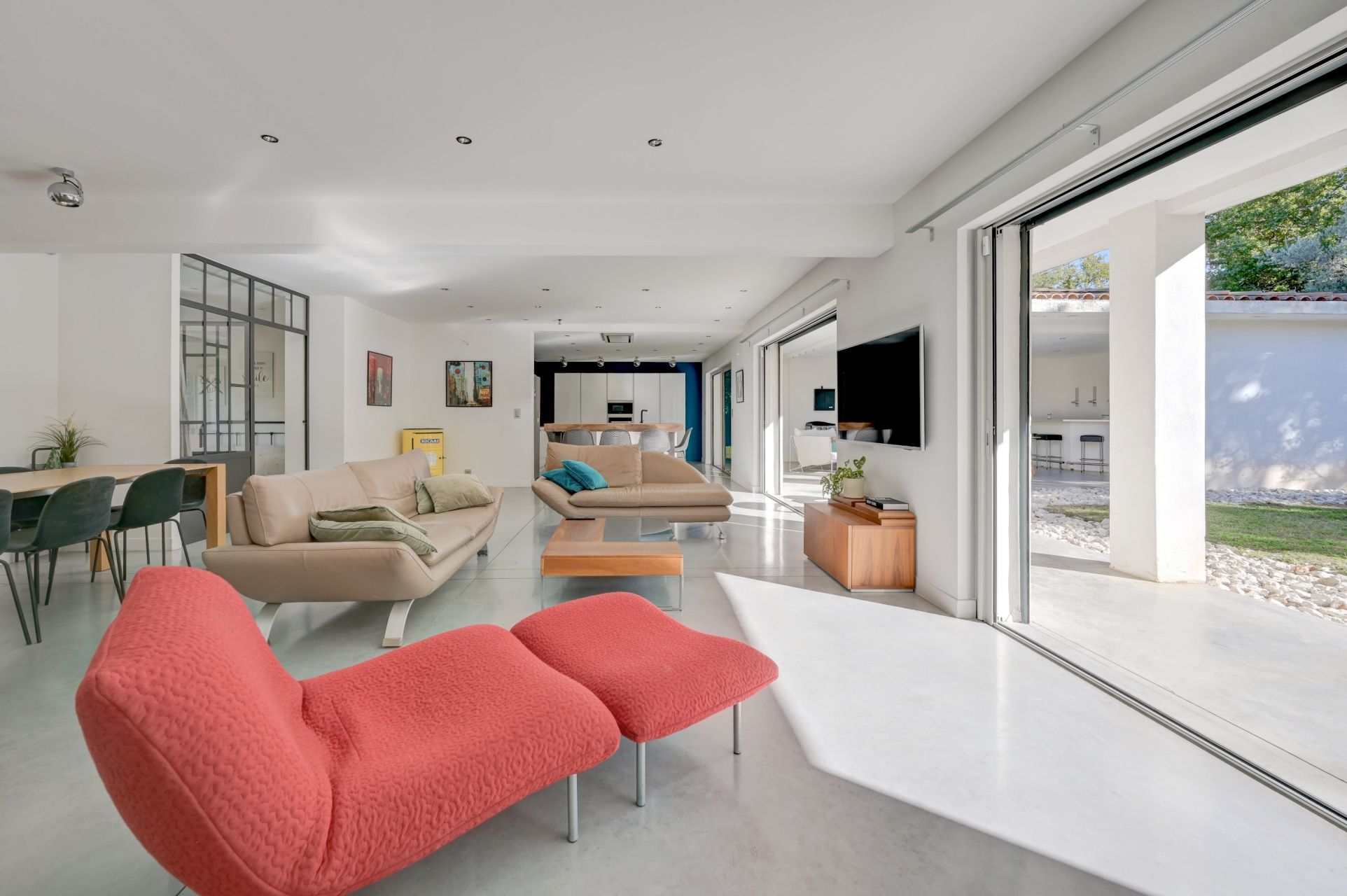 house 5 Rooms for sale on AIX EN PROVENCE (13100)