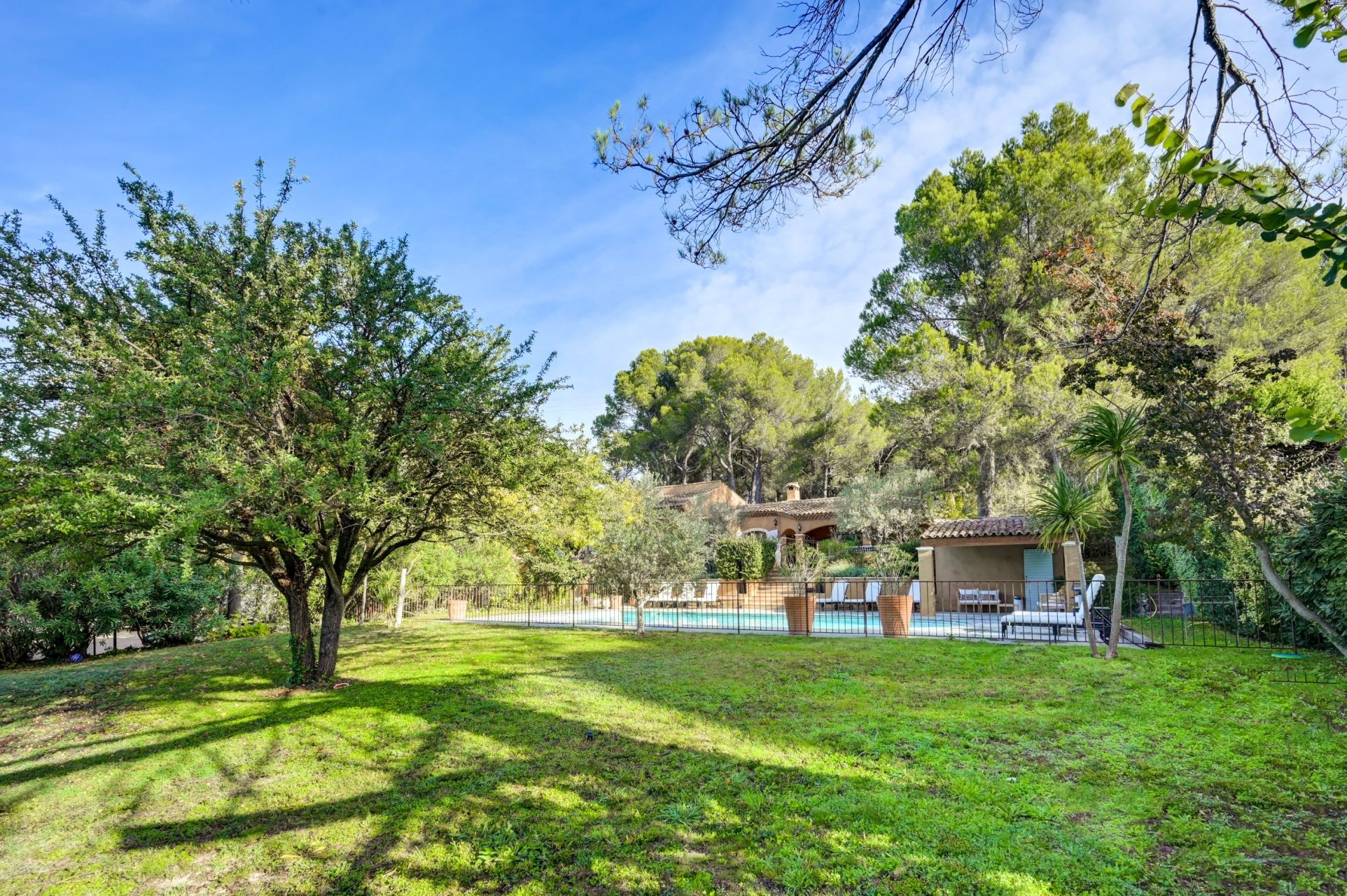 maison 8 Pièces en location sur AIX EN PROVENCE (13100)