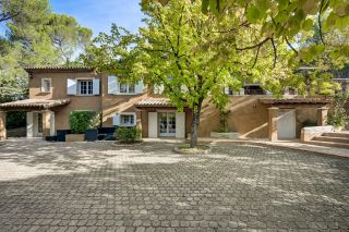 maison 8 Pièces en location sur AIX EN PROVENCE (13100)