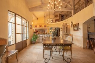 maison 8 Pièces en location sur AIX EN PROVENCE (13100)