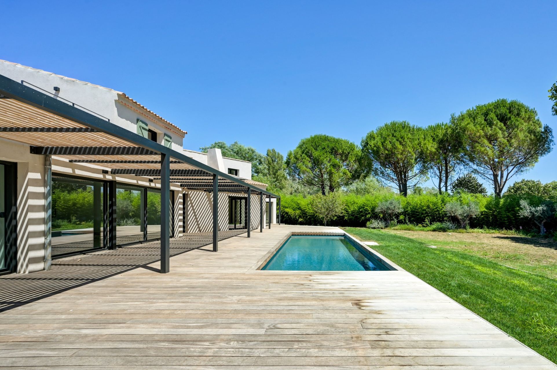 townhouse 8 Rooms for sale on AIX EN PROVENCE (13100)