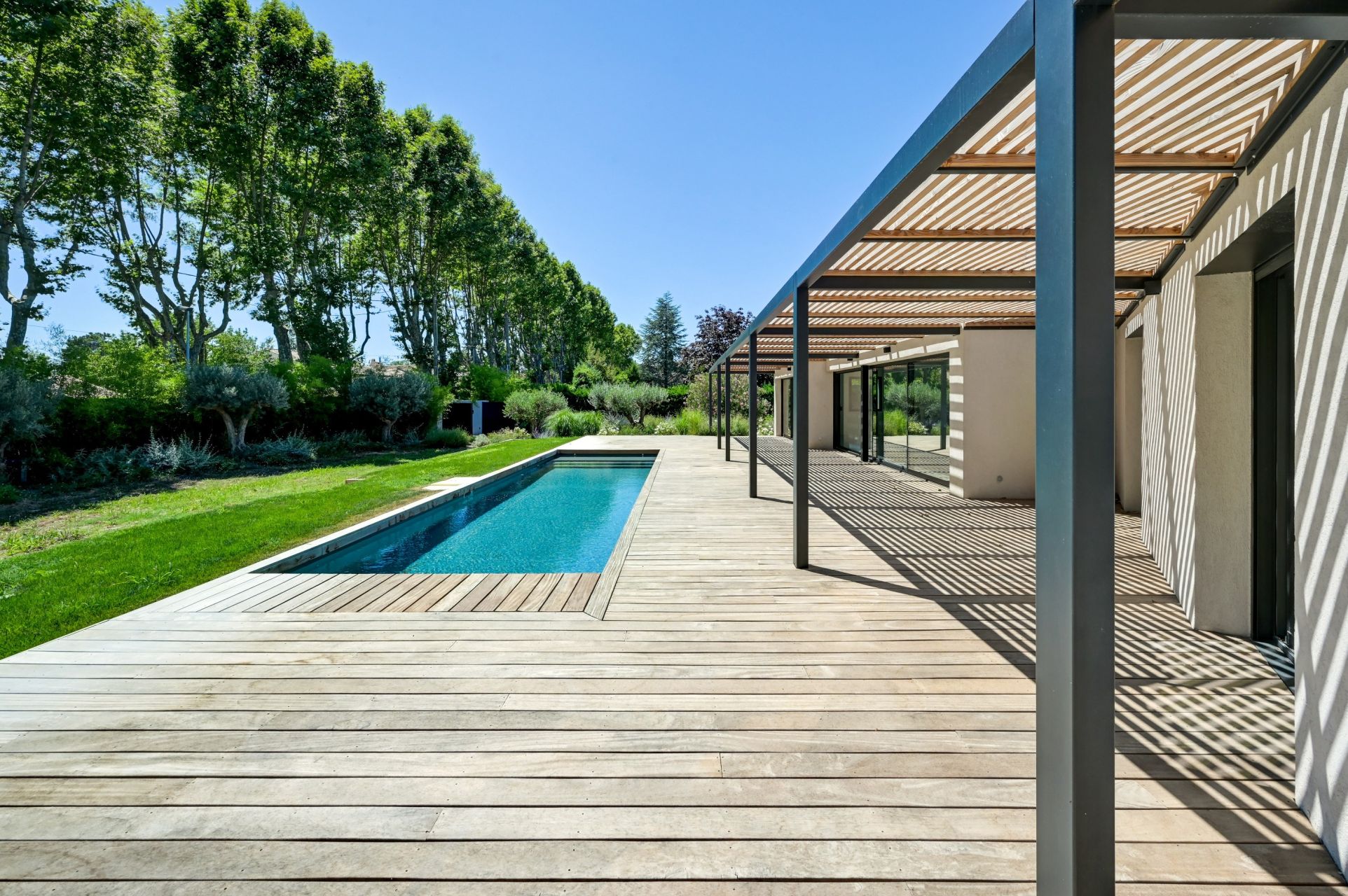 townhouse 8 Rooms for sale on AIX EN PROVENCE (13100)