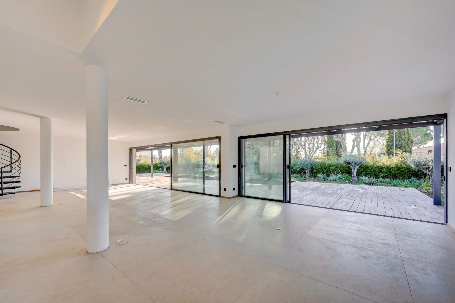 townhouse 8 Rooms for sale on AIX EN PROVENCE (13100)