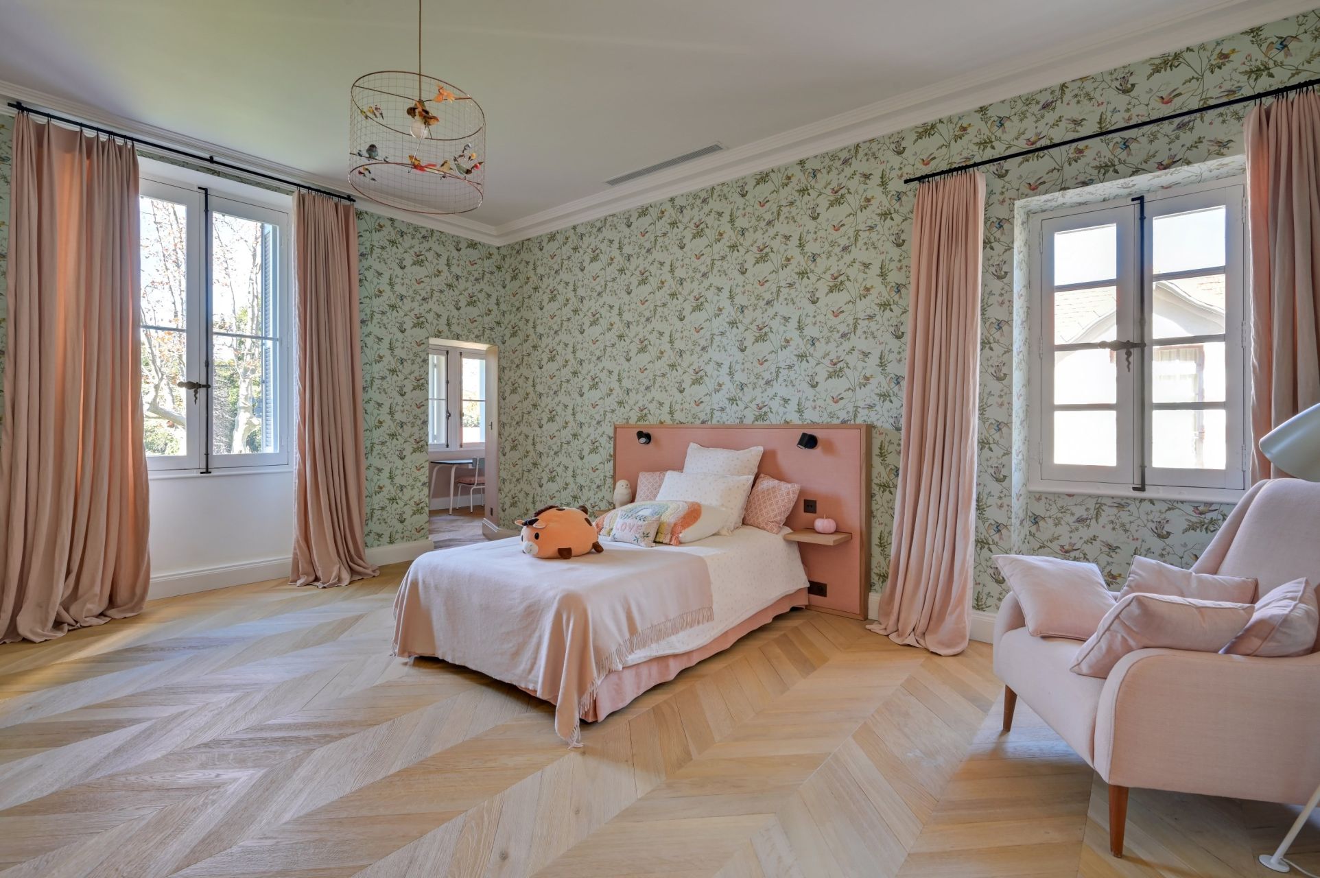 house 12 Rooms for sale on AIX EN PROVENCE (13100)