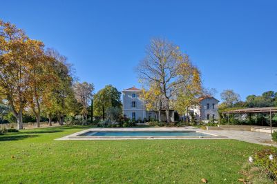 Vente Maison Aix-en-Provence 12 Pièces 773 m²