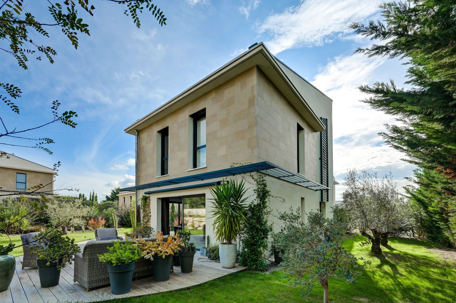 house 4 Rooms for sale on AIX EN PROVENCE (13090)