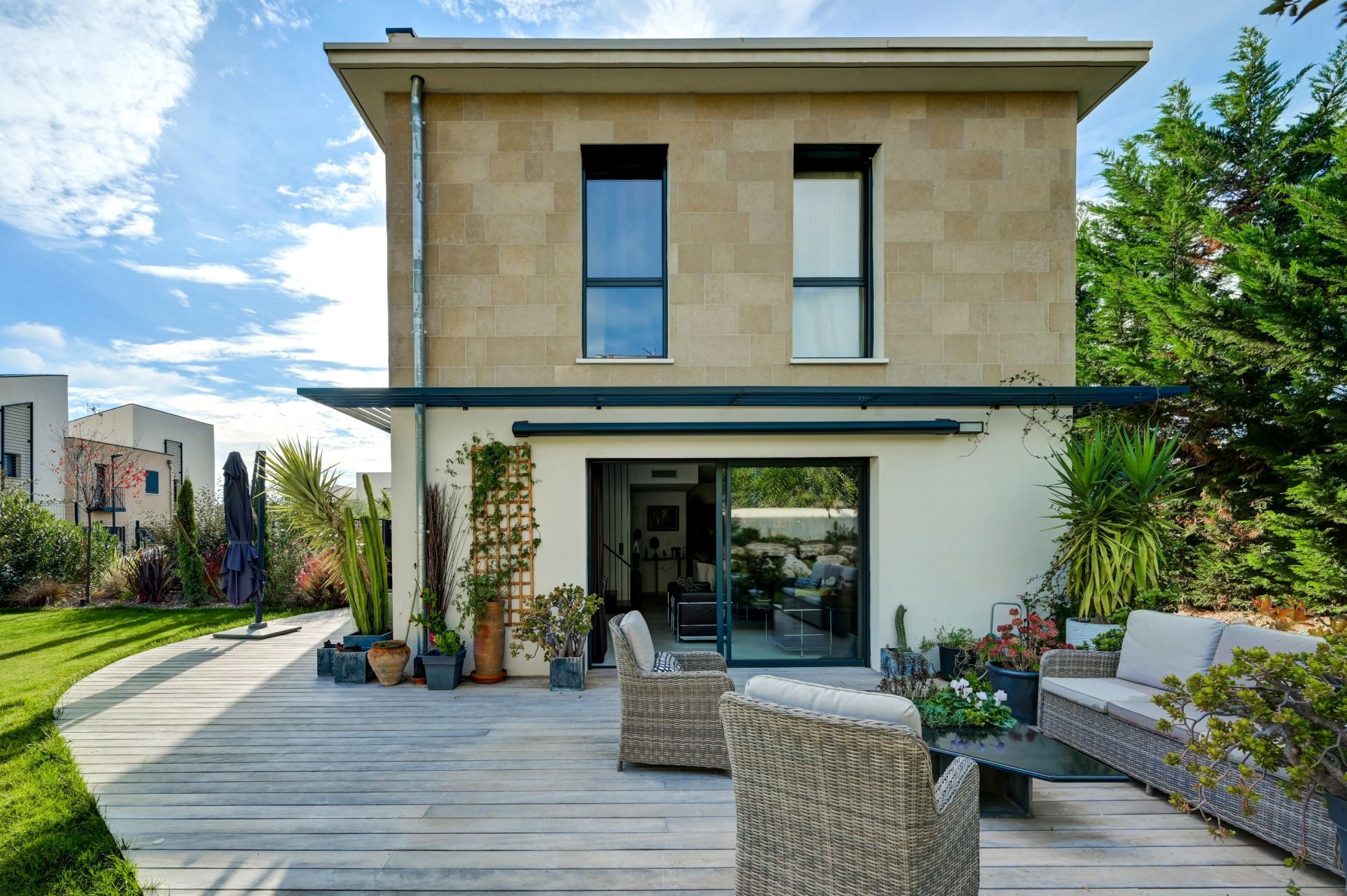 house 4 Rooms for sale on AIX EN PROVENCE (13090)