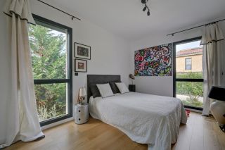 house 4 Rooms for sale on AIX EN PROVENCE (13090)